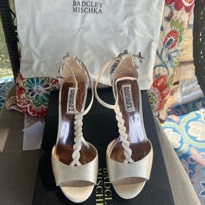 Badgley Mischka Women's Camryn Wedge Sandal, 6.5!